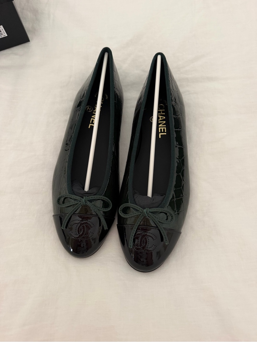 Chanel Metiers d’Art 26 Green Croc Ballet Flats - Picture 5 of 7
